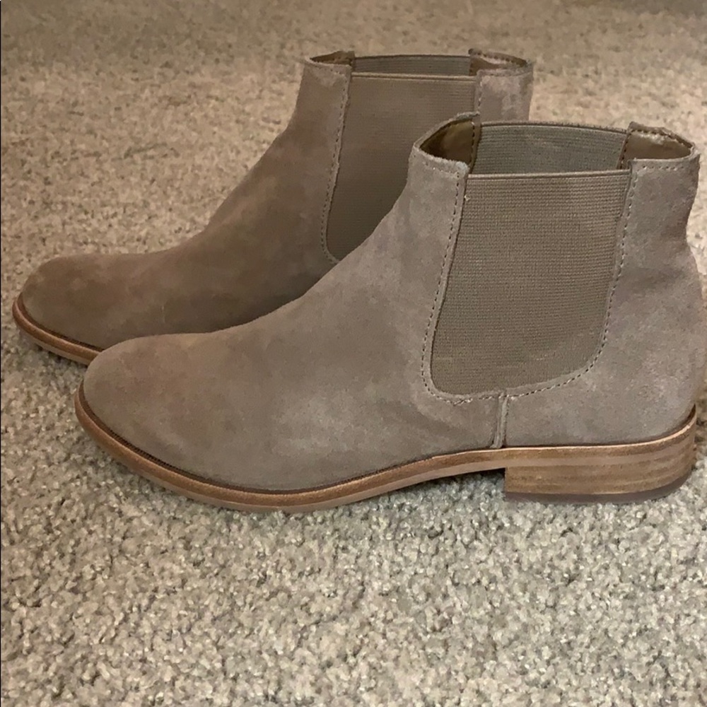 Dolce Vita tan booties
